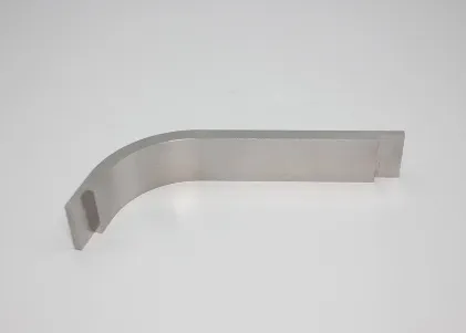 Airíonna agus iarratais cóimhiotail iarainn nicil tungstain